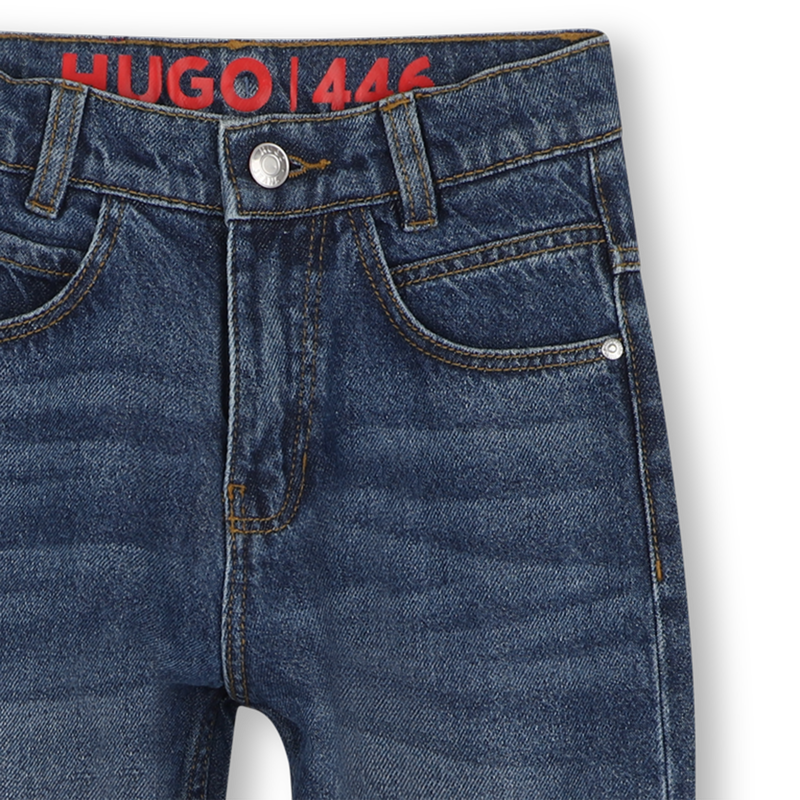 Pantaloni in denim HUGO 
                        RAGAZZO