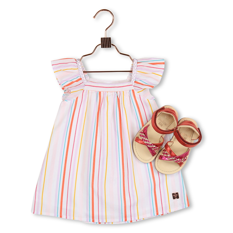 Sandali in pelle con strappi