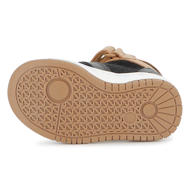 Sneakers con lacci elasticizzati BOSS 
                        RAGAZZO