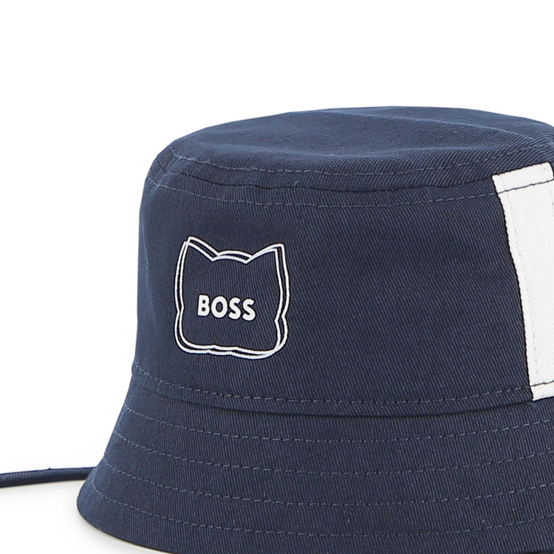 CAPPELLO DA PESCATORE CON CHIUSURE BOSS 
                        RAGAZZO