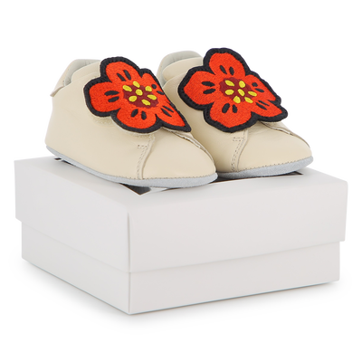 PANTOFOLE IN PELLE DI PECORA KENZO KIDS UNISEX