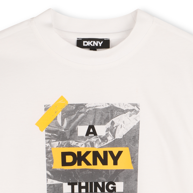T-shirt a maniche corte DKNY 
                        RAGAZZO