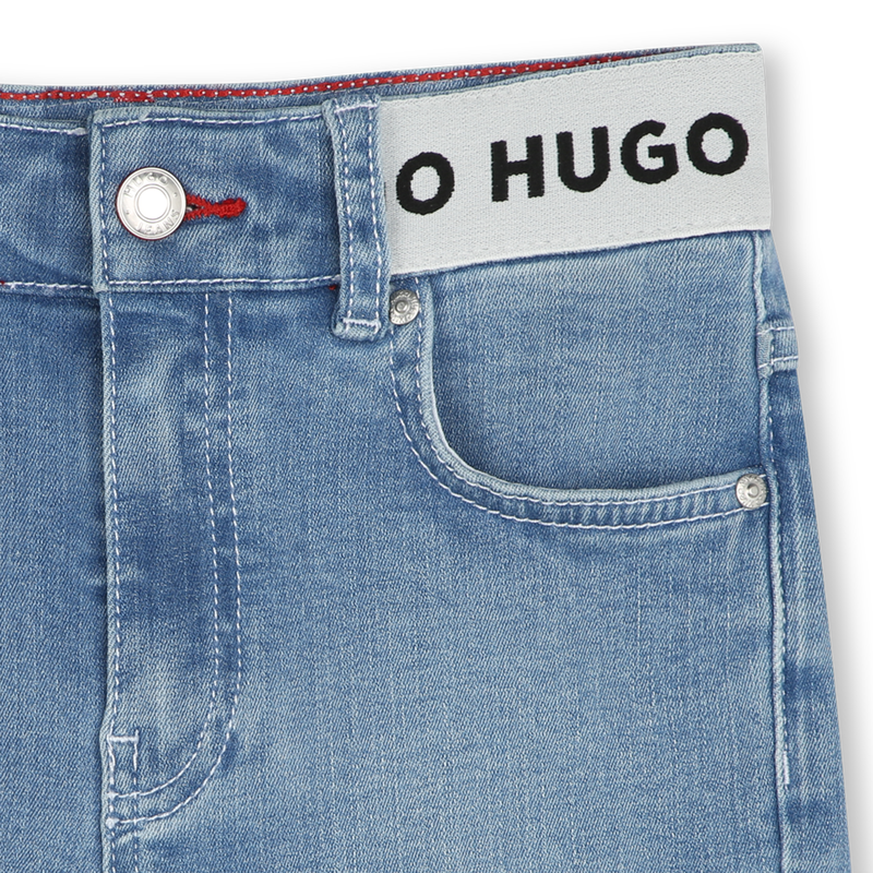 Shorts di jeans con tasche HUGO 
                        BAMBINA