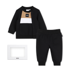 Set cardigan e pantaloni BOSS 
                    RAGAZZO