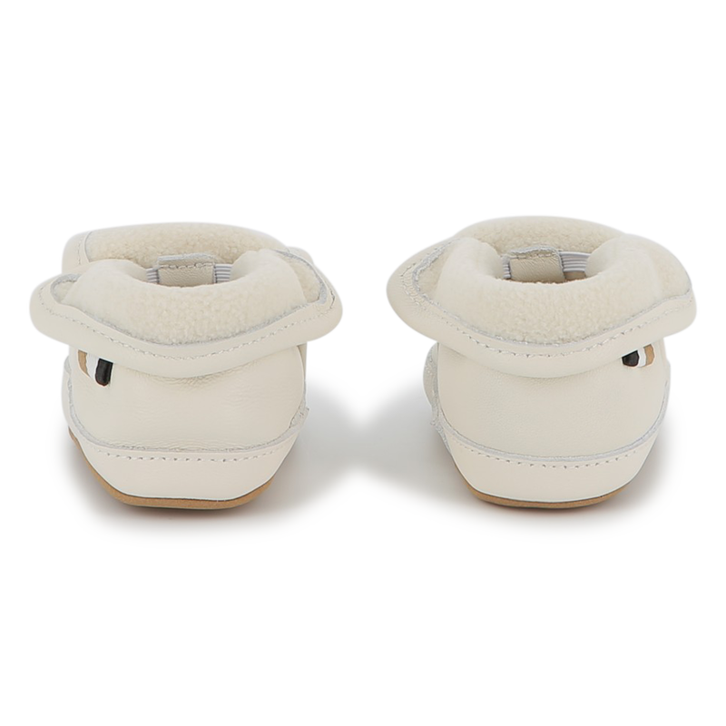 Pantofole in morbida pelle di pecora BOSS 
                        UNISEX