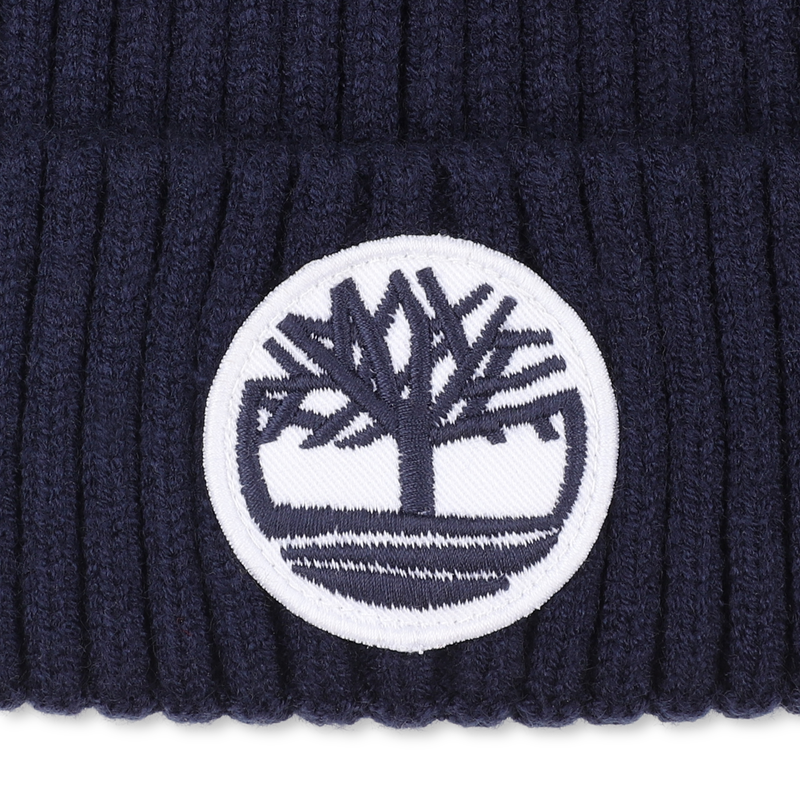 Cappello badge lavorato a maglia con logo TIMBERLAND 
                        RAGAZZO