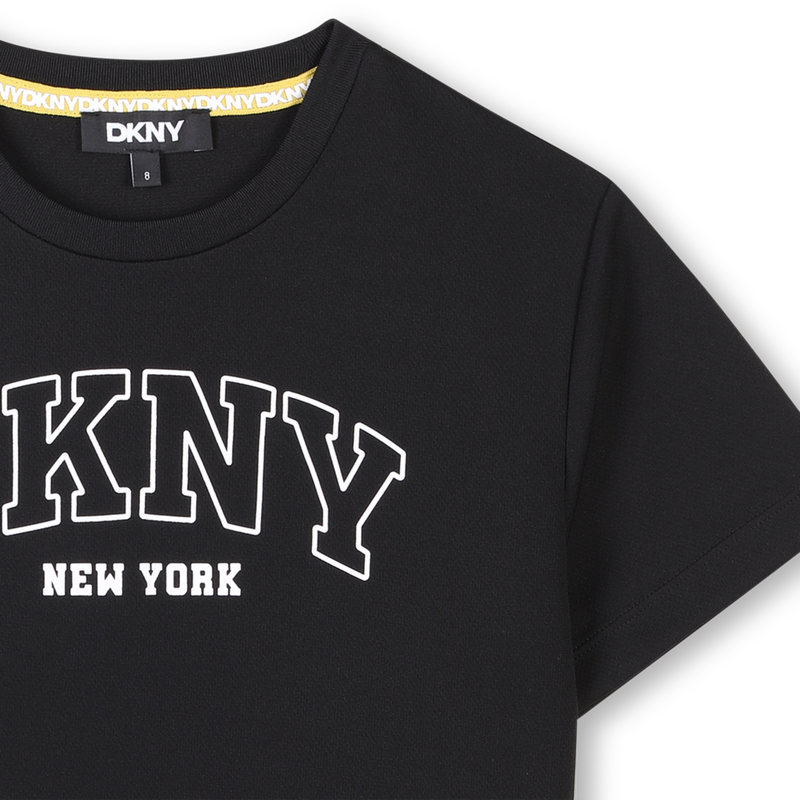 T-shirt a maniche corte DKNY 
                        UNISEX