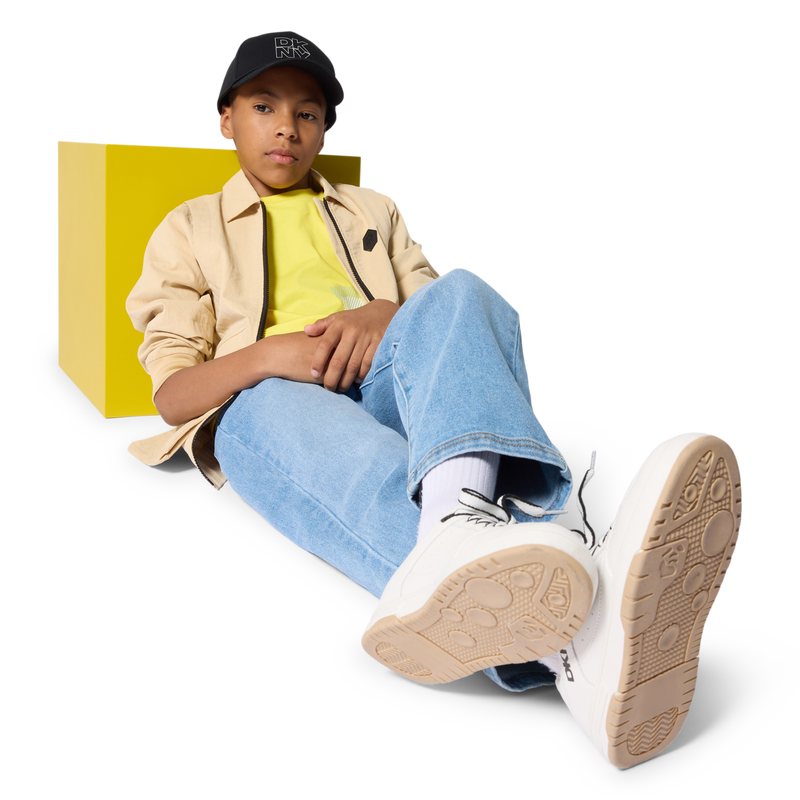 T-SHIRT A MANICHE CORTE DKNY 
                        UNISEX