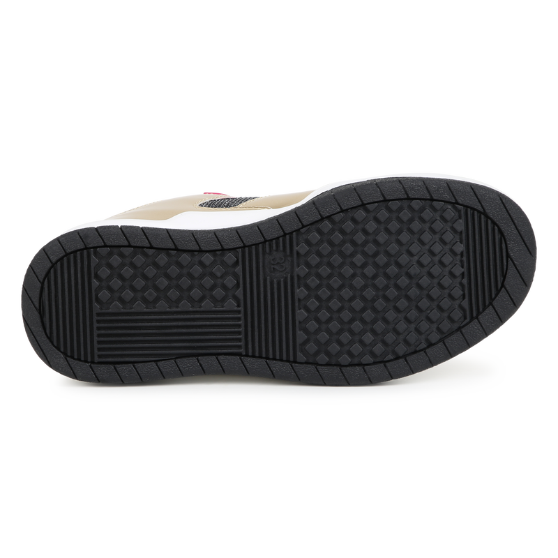 Sneakers con lacci DKNY 
                        BAMBINA