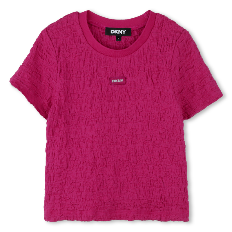 T-shirt goffrata maniche corte DKNY 
                        BAMBINA