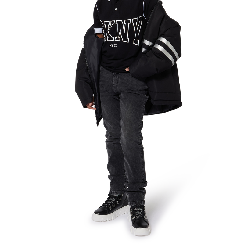 Parka impermeabile cappuccio DKNY 
                        UNISEX