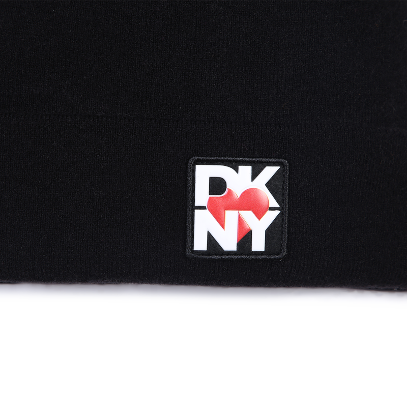 Berretto con risvolto a maglia DKNY 
                        BAMBINA