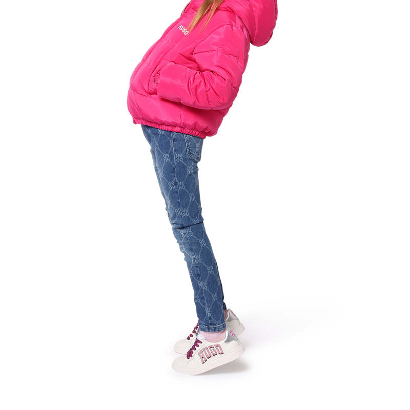 Jeans aderenti stampati HUGO 
                        BAMBINA