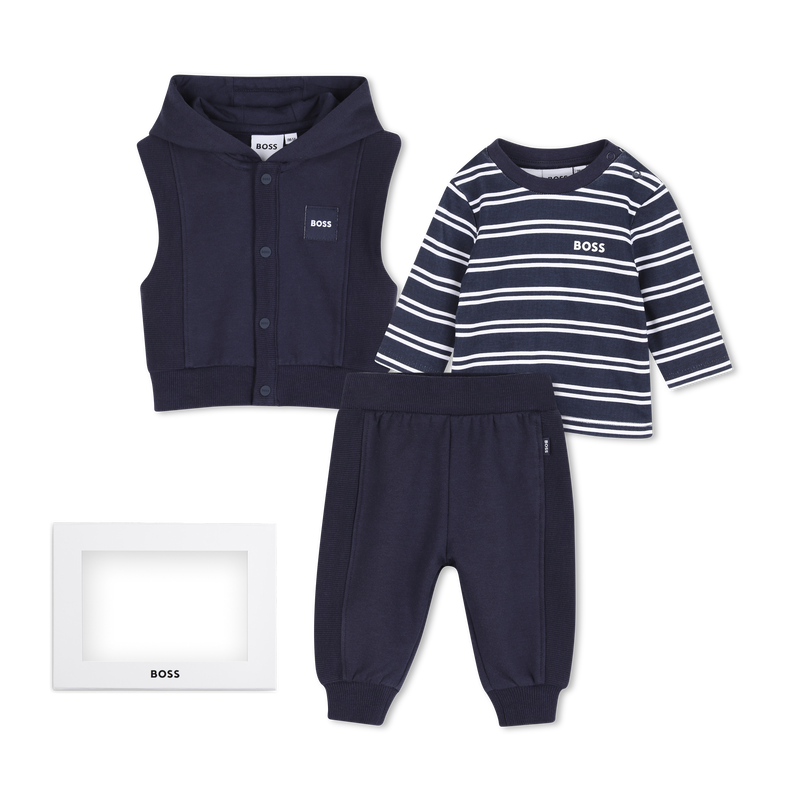 Set pantalone, cardigan e t-shirt BOSS 
                        RAGAZZO