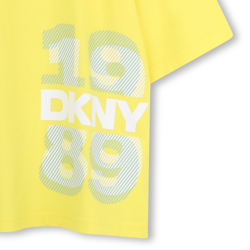 T-SHIRT A MANICHE CORTE DKNY 
                        UNISEX