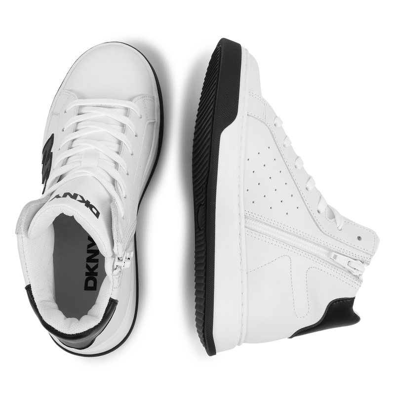 Sneakers in pelle stringate DKNY 
                        UNISEX