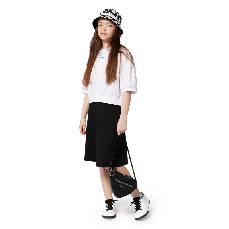 Shorts lunghi e fluidi DKNY 
                        BAMBINA