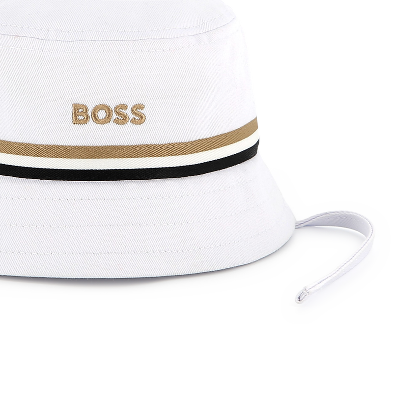 Bob ricamato con coulisse BOSS 
                        RAGAZZO