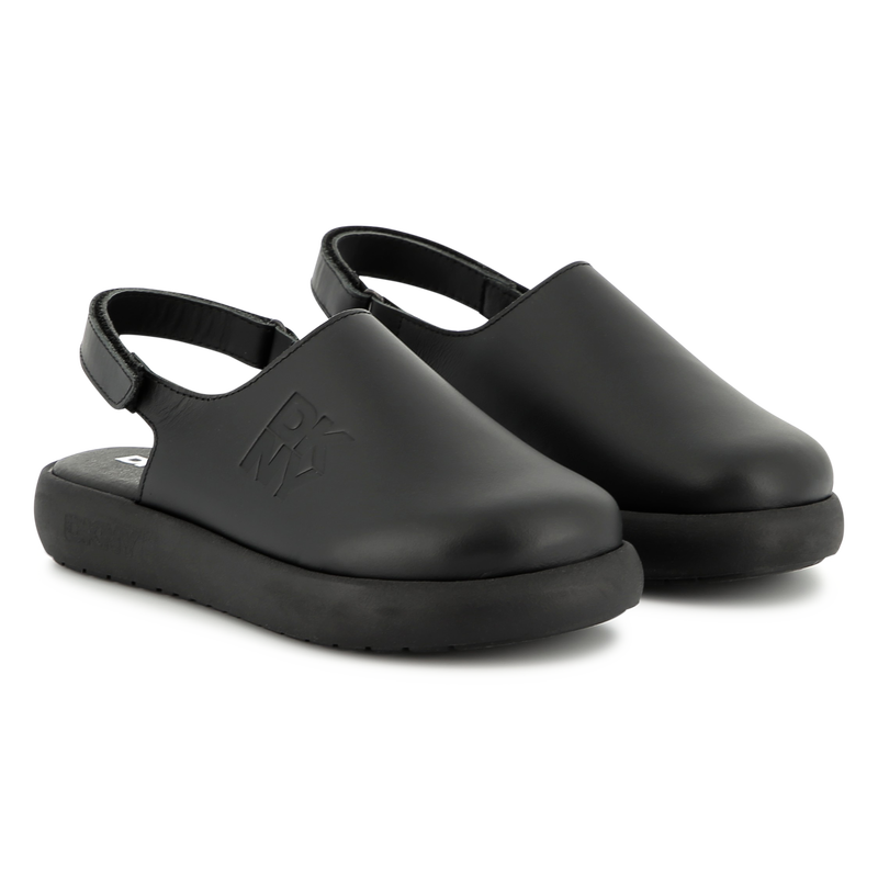 Zoccoli in pelle con velcro DKNY 
                        UNISEX