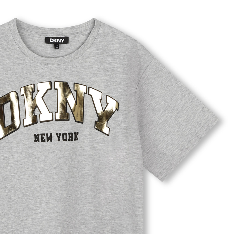 T-shirt a maniche corte DKNY 
                        BAMBINA
