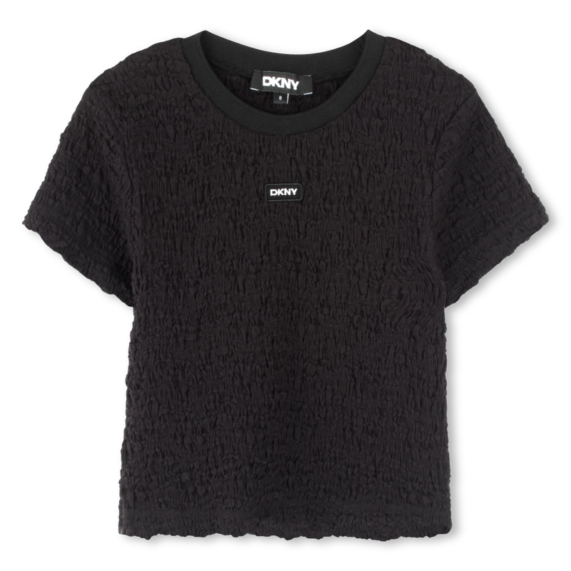 T-shirt goffrata maniche corte DKNY 
                        BAMBINA