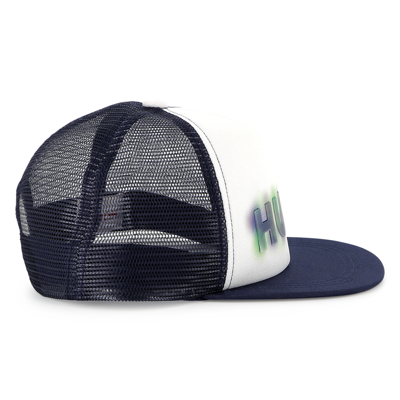 Cappellino con stampa HUGO 
                        RAGAZZO