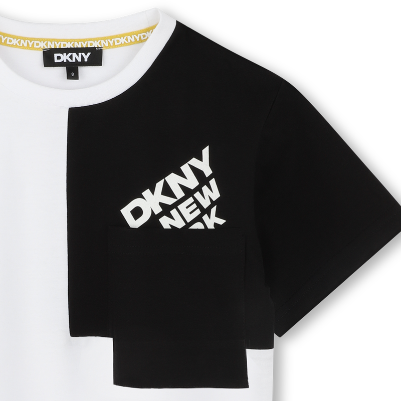 T-shirt ampia con tasche DKNY 
                        UNISEX