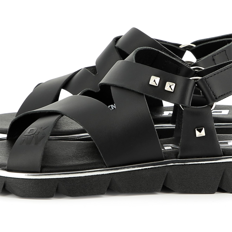 Sandali in pelle con velcro DKNY 
                        BAMBINA