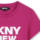 T-shirt a maniche corte DKNY 
                    BAMBINA