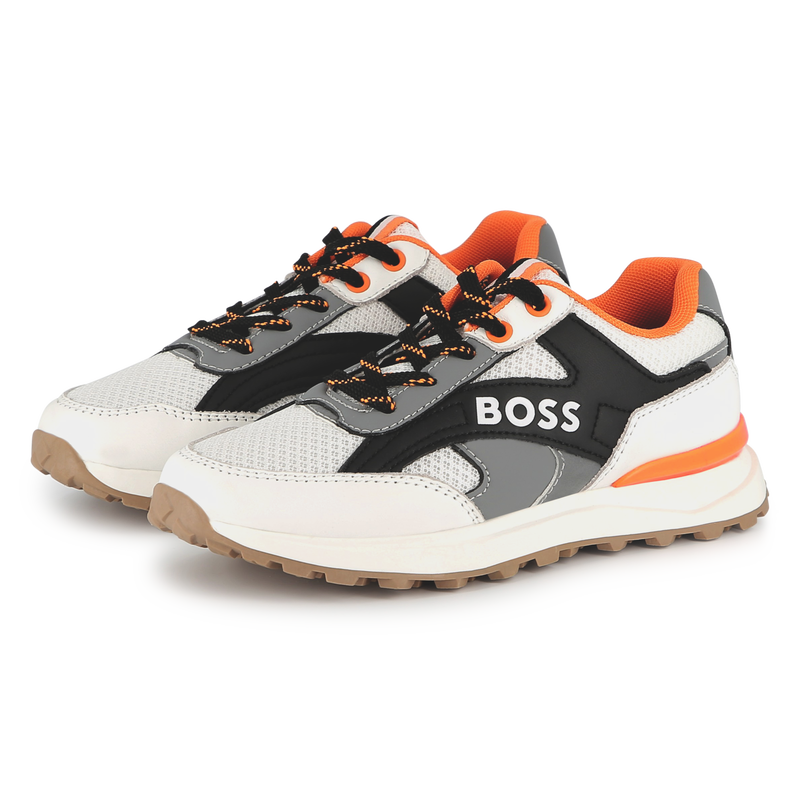 Sneakers con dettagli colorati BOSS 
                        RAGAZZO