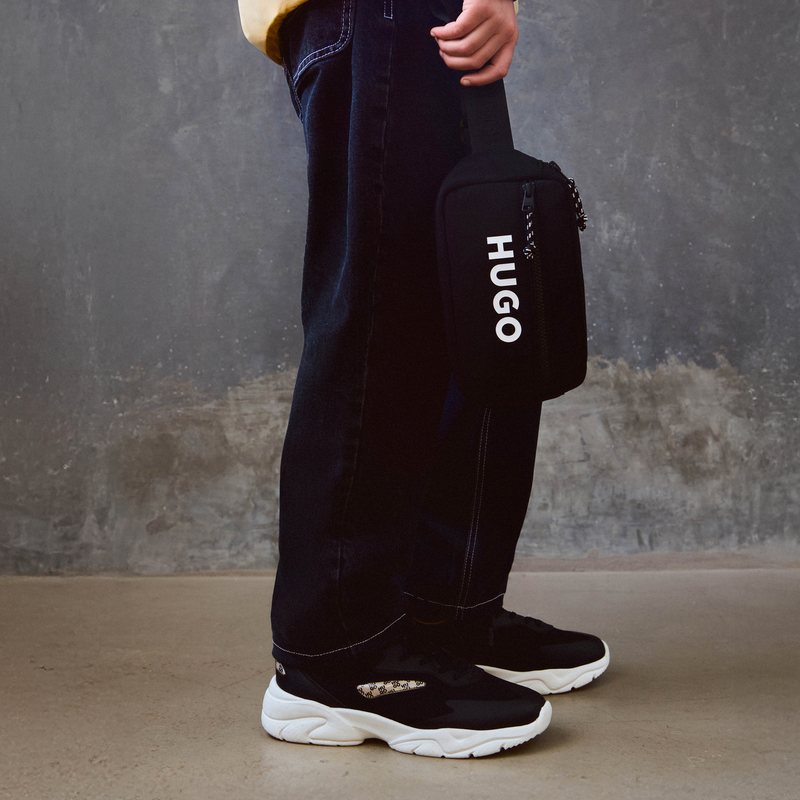 Pantaloni in denim HUGO 
                        RAGAZZO