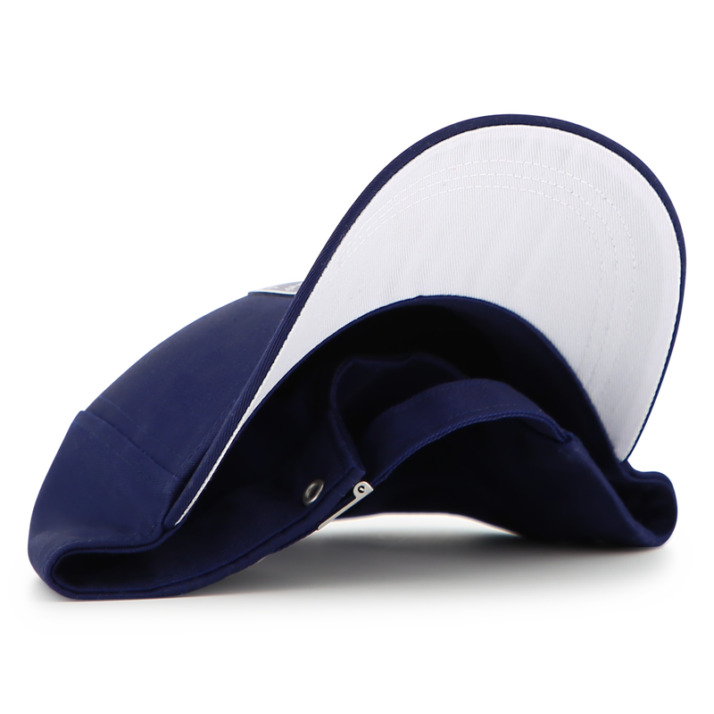 TAPPO CON CHIUSURA REGOLABILE BOSS 
                        RAGAZZO